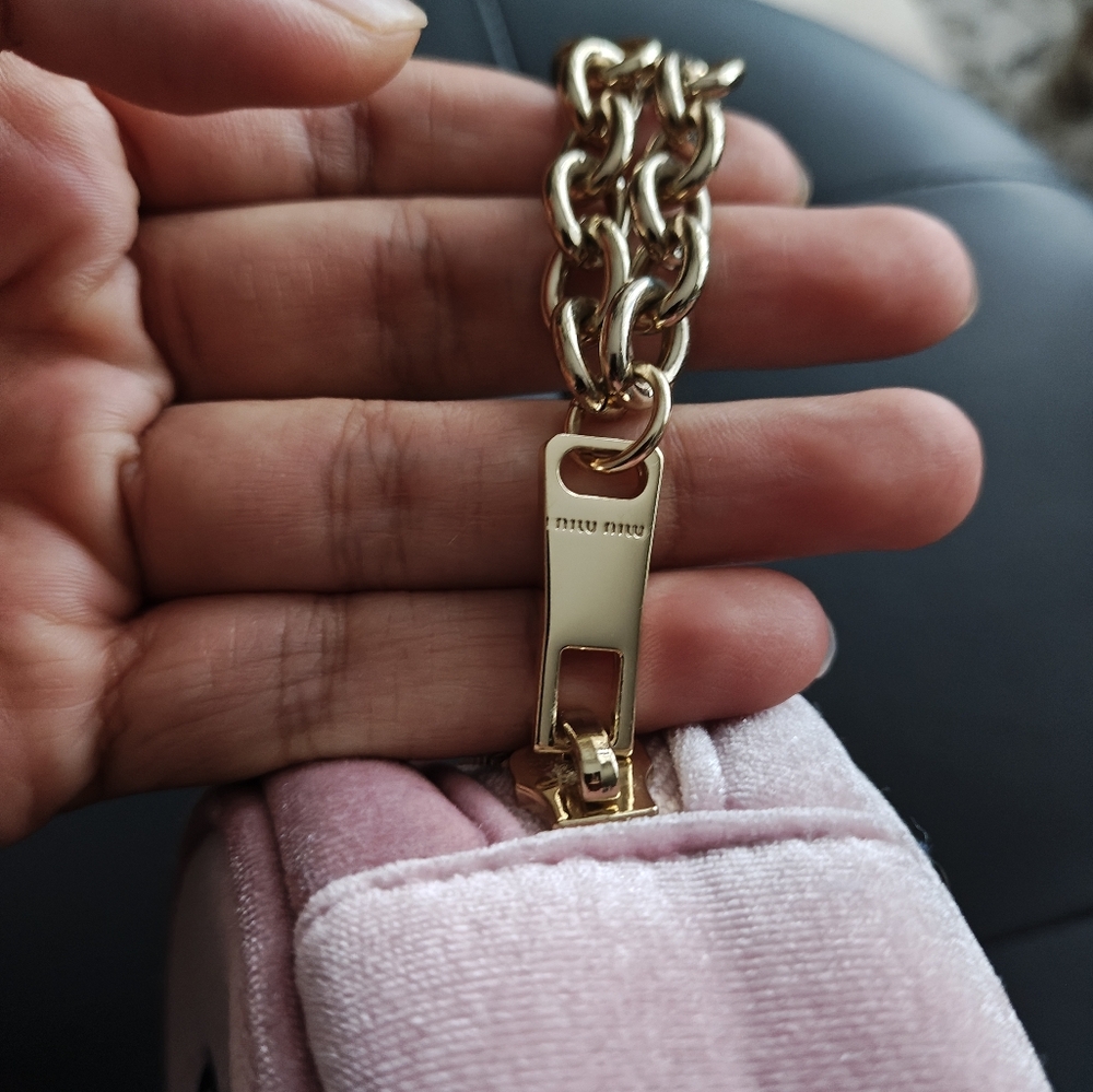 Miu Miu Parfume Pink Velvet Pouch - Picture 8 of 10